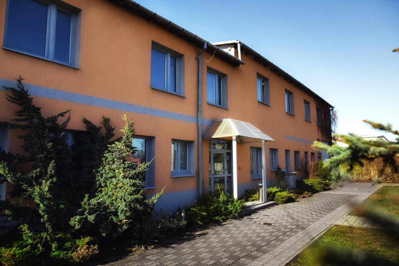 Atmosfera Otel Zyrardow Dış mekan fotoğraf
